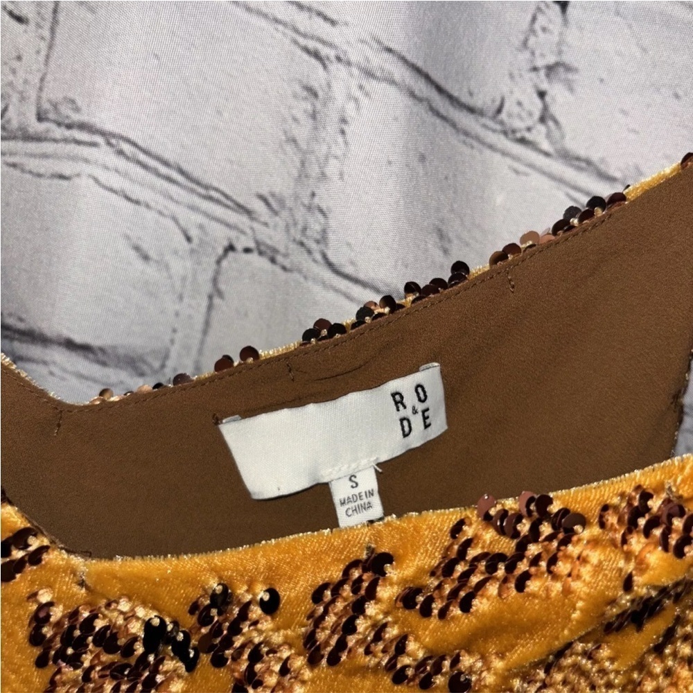RO&DE Anthropologie Animal Sequins Cami Top Gold Stretchy Velvet Size Small - Picture 6 of 7
